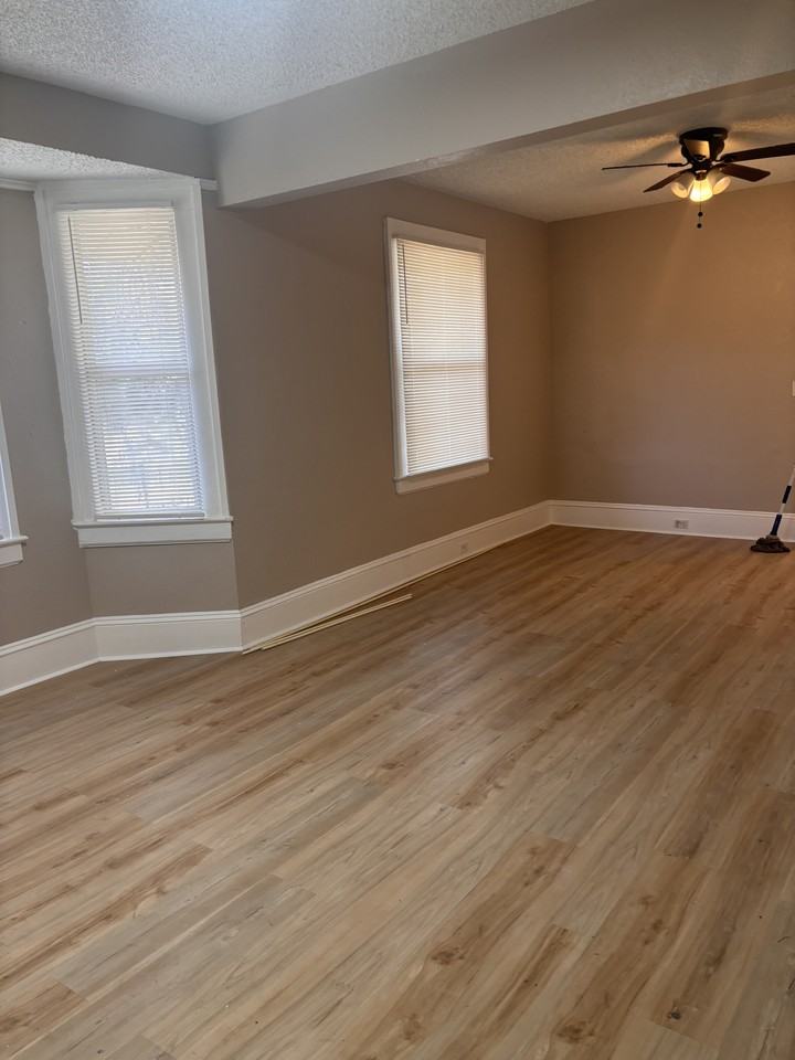 617 Ivy St - Photo 4 of 17