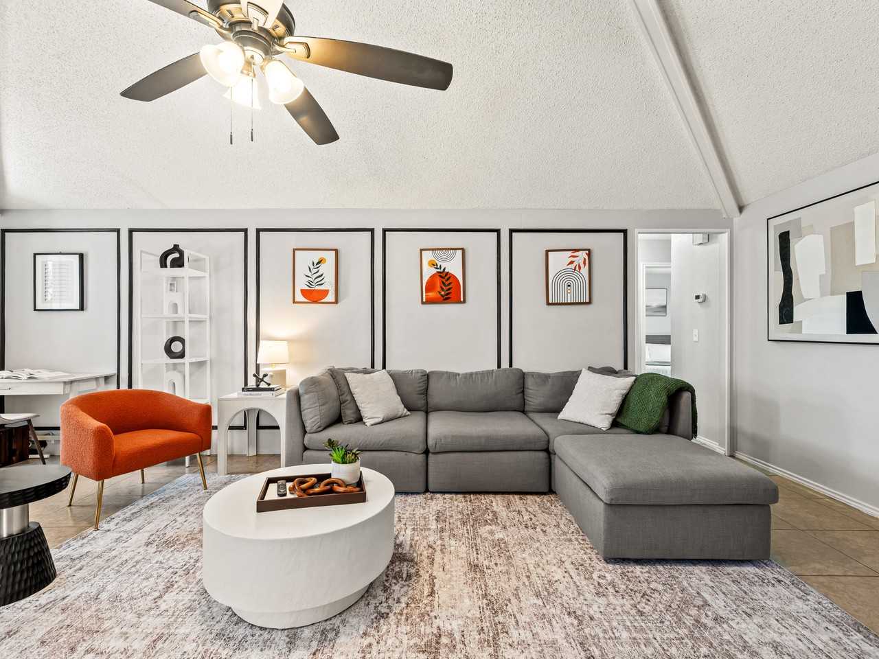 1113 Roaring Springs Dr - Photo 3 of 20