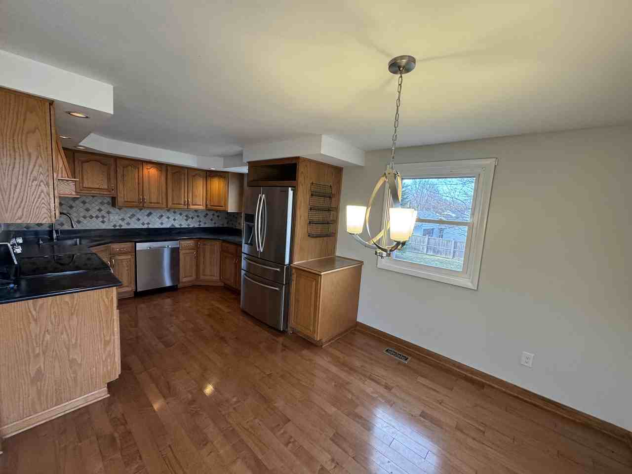 4000 Marlton Cir - Photo 4 of 11