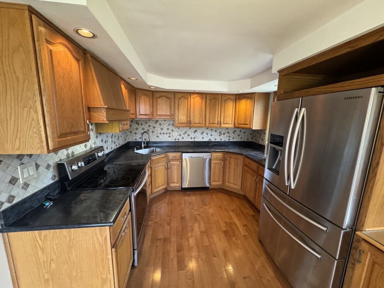 4000 Marlton Cir - Photo 5 of 11