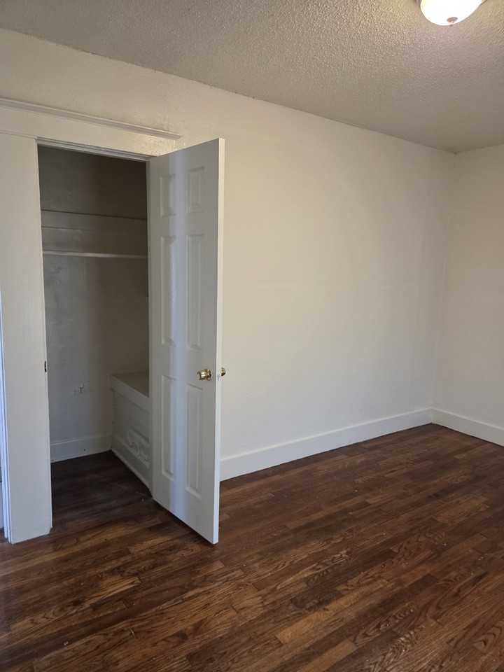 3429 Mersington Ave - Photo 4 of 13