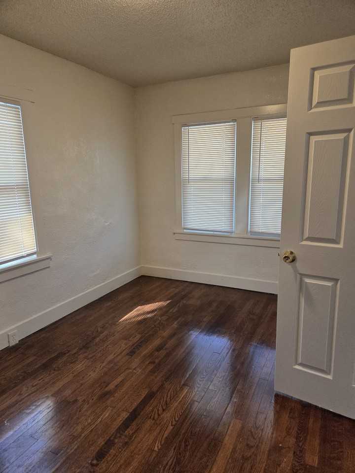 3429 Mersington Ave - Photo 7 of 13