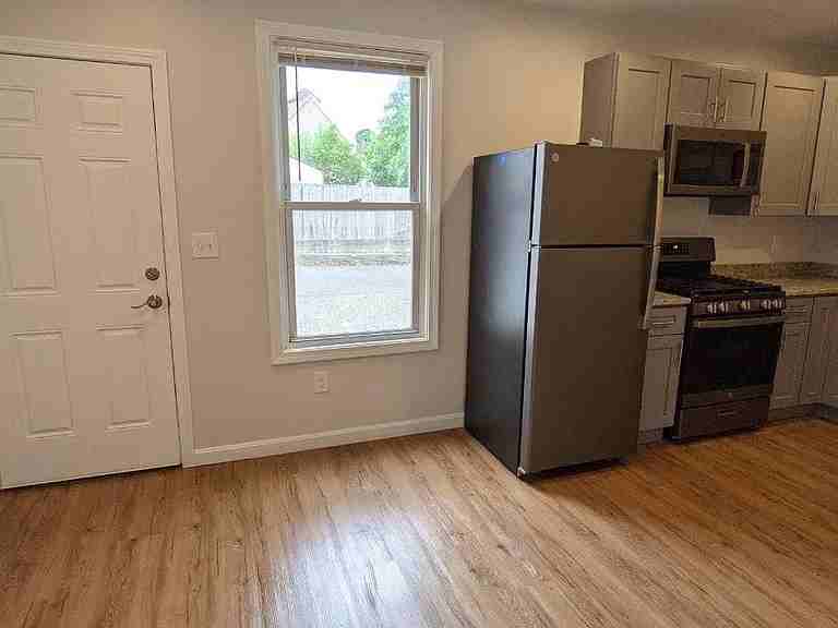 8 Lawton Pl #7 - Photo 6 of 14