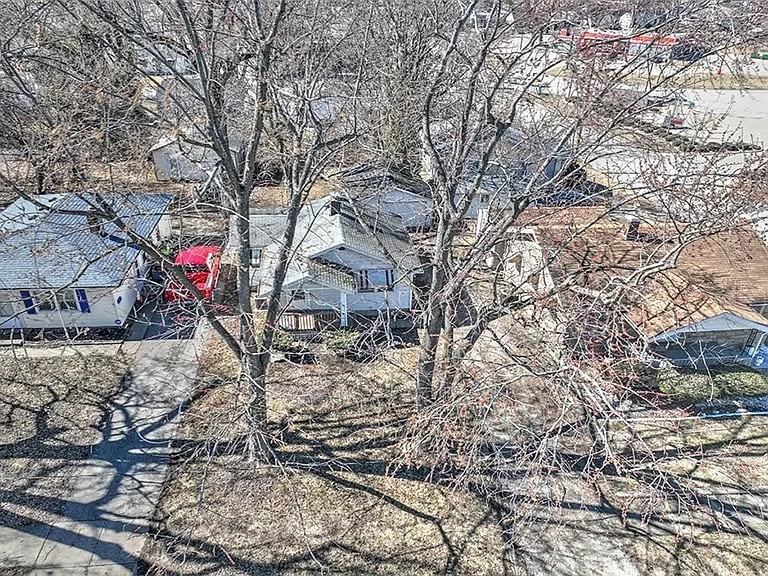 1163 N Hill Ave - Photo 3 of 20