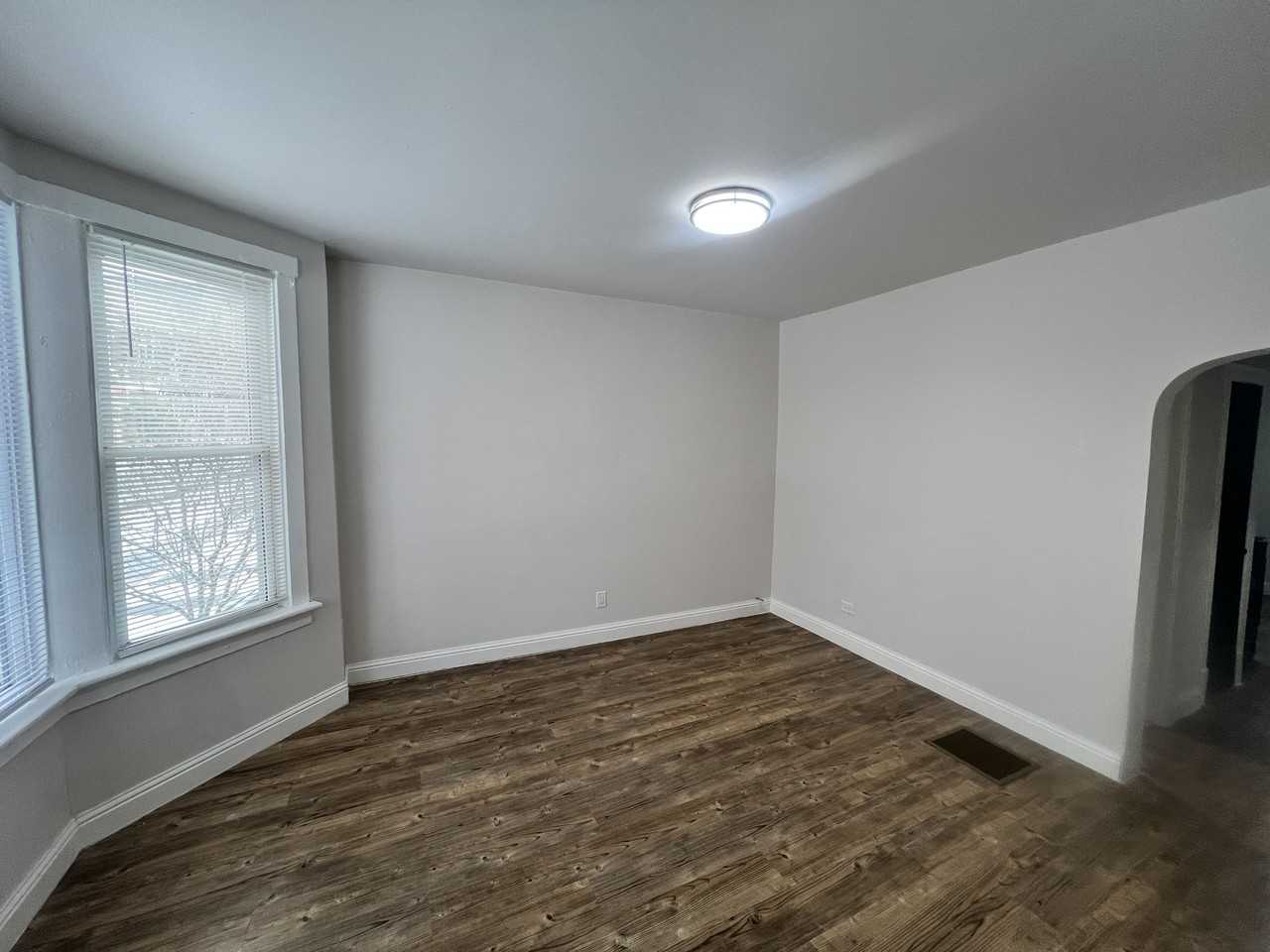 8208 S South Shore Dr #1F - Photo 3 of 13