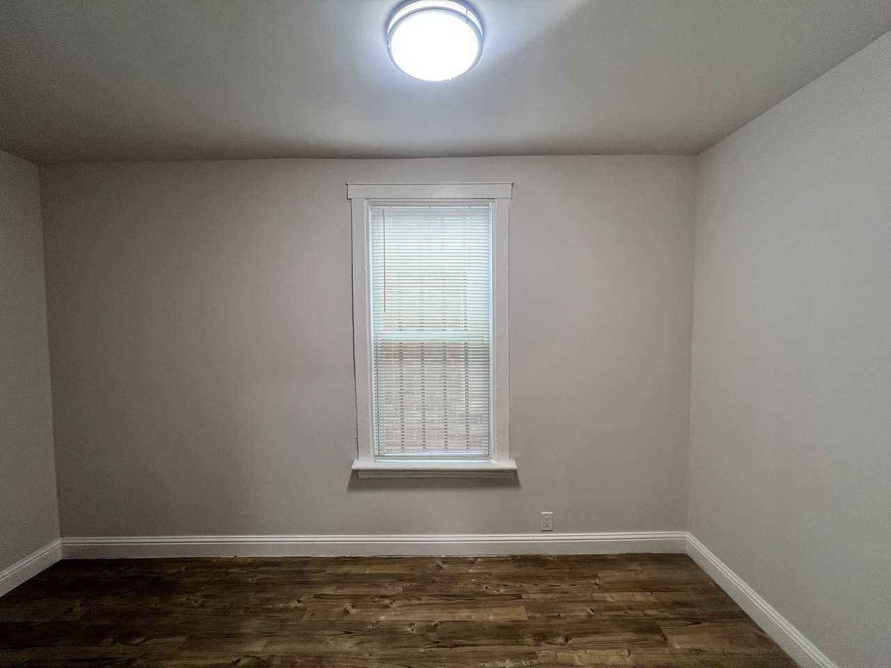 8208 S South Shore Dr #1F - Photo 5 of 13