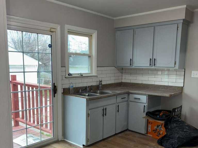 13201 York Blvd - Photo 2 of 11