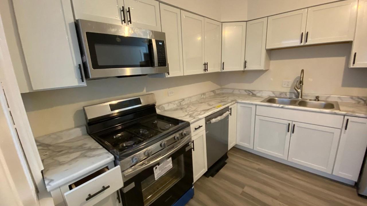 9325 S Loomis St #NA - Photo 4 of 16