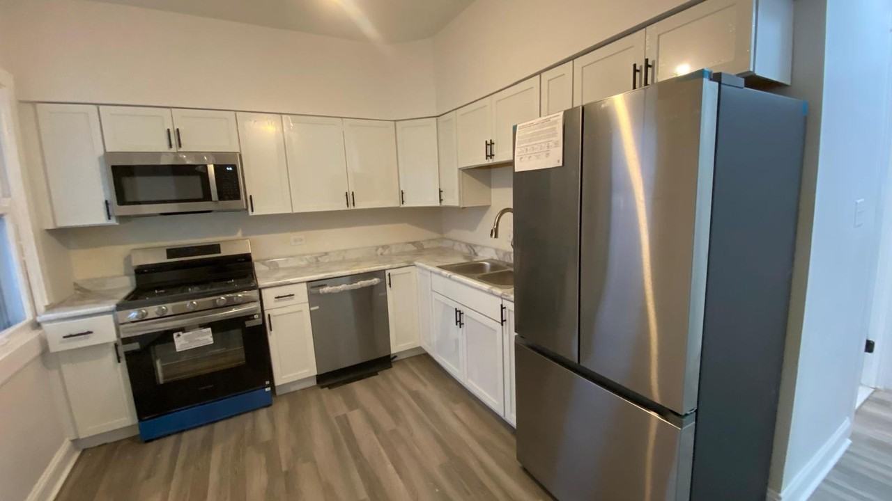 9325 S Loomis St #NA - Photo 6 of 16