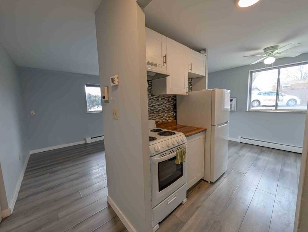 154 Lakeport Rd - Photo 5 of 18