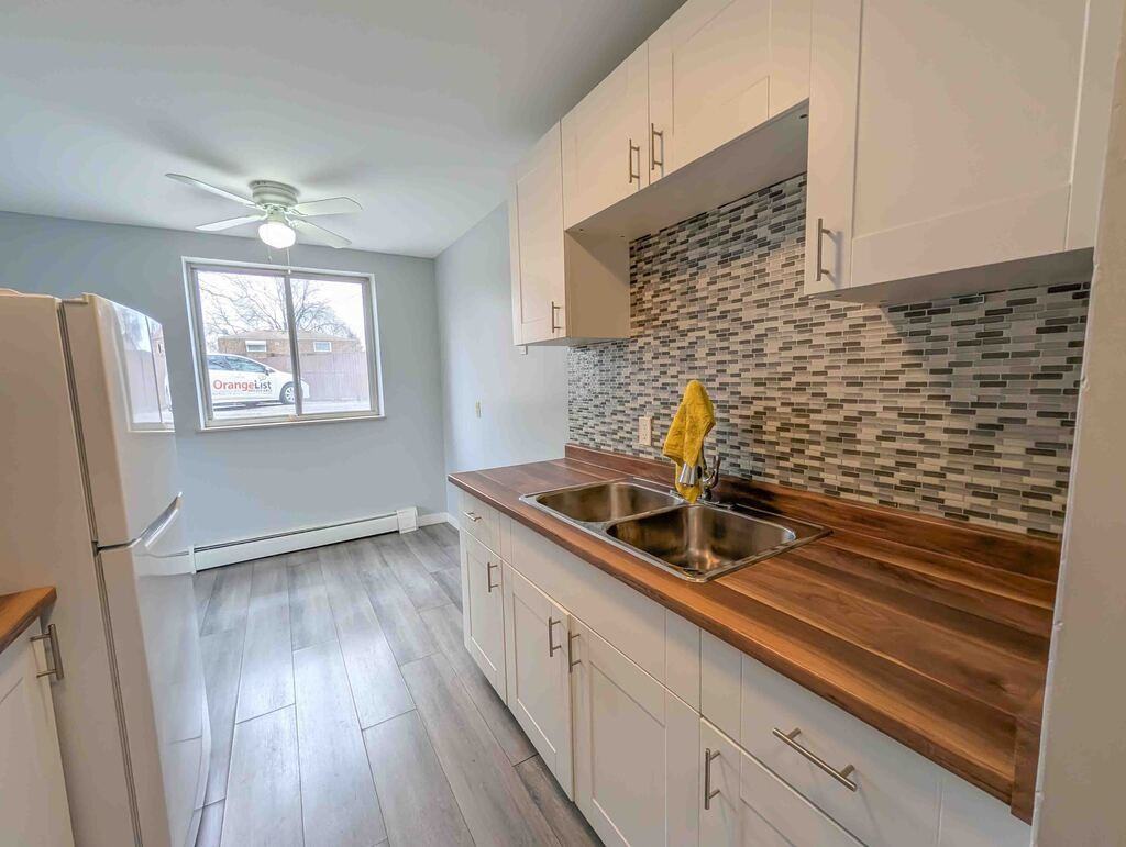 154 Lakeport Rd - Photo 7 of 18