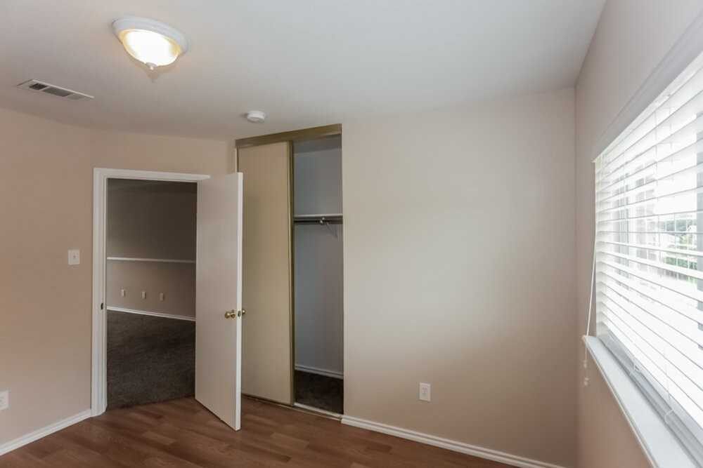 629 Gibson St - Photo 7 of 11