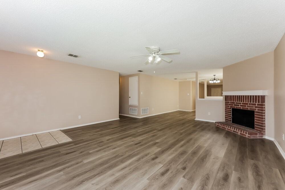 4054 Hunters Creek Dr - Photo 4 of 16