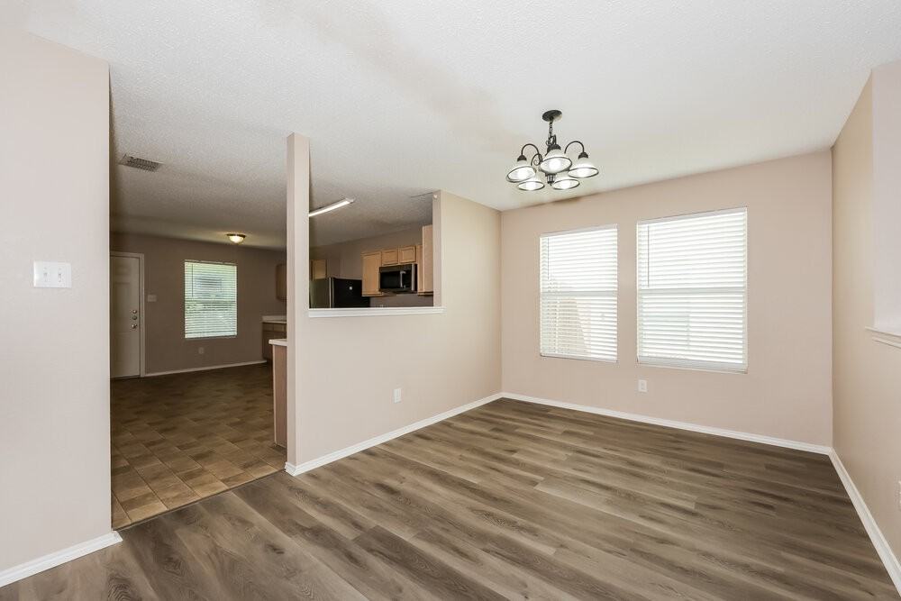 4054 Hunters Creek Dr - Photo 6 of 16