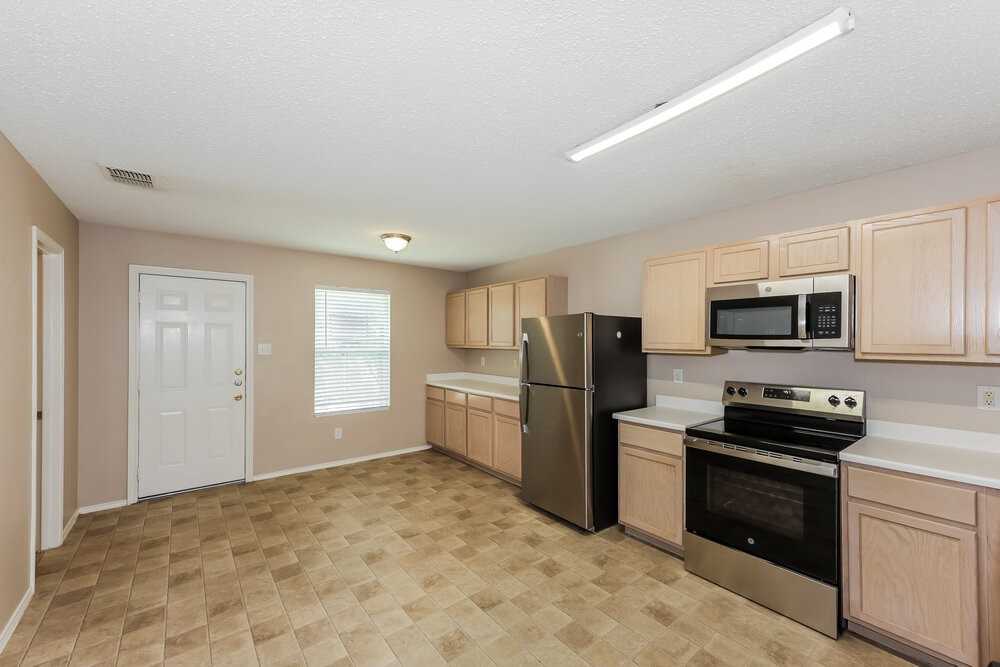 4054 Hunters Creek Dr - Photo 7 of 16