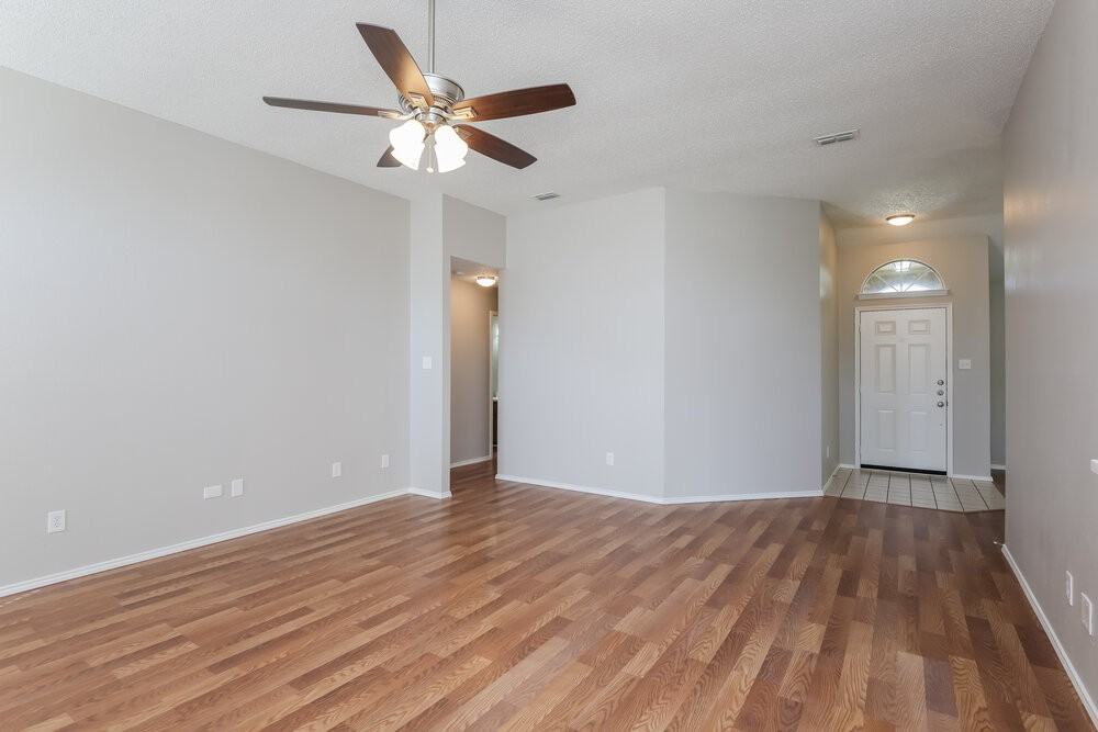 808 Dawson St - Photo 4 of 16