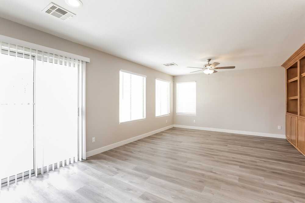 8457 Spencer Canyon St - Photo 5 of 17