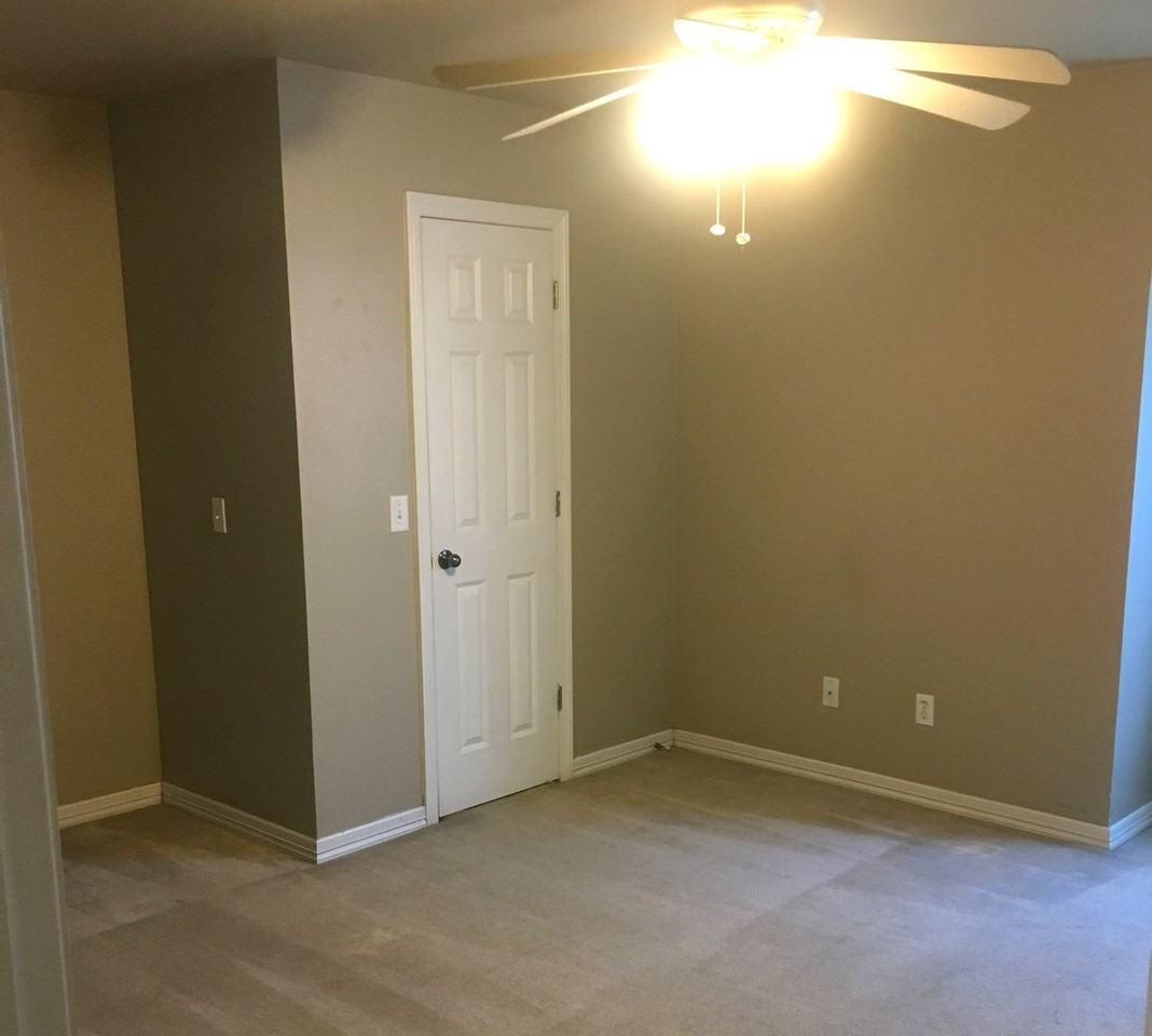 667 N Meadowlands Dr - Photo 7 of 9