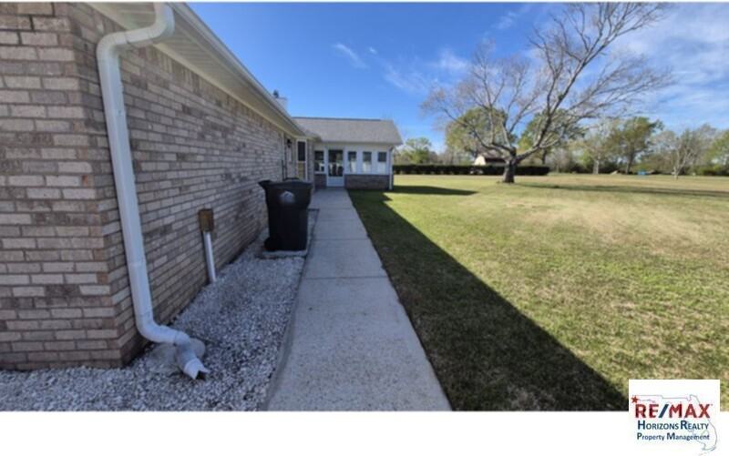 4321 Molino Meadows Rd - Photo 3 of 23
