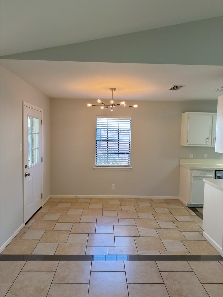 837 S Tipton Ave #NA - Photo 3 of 13