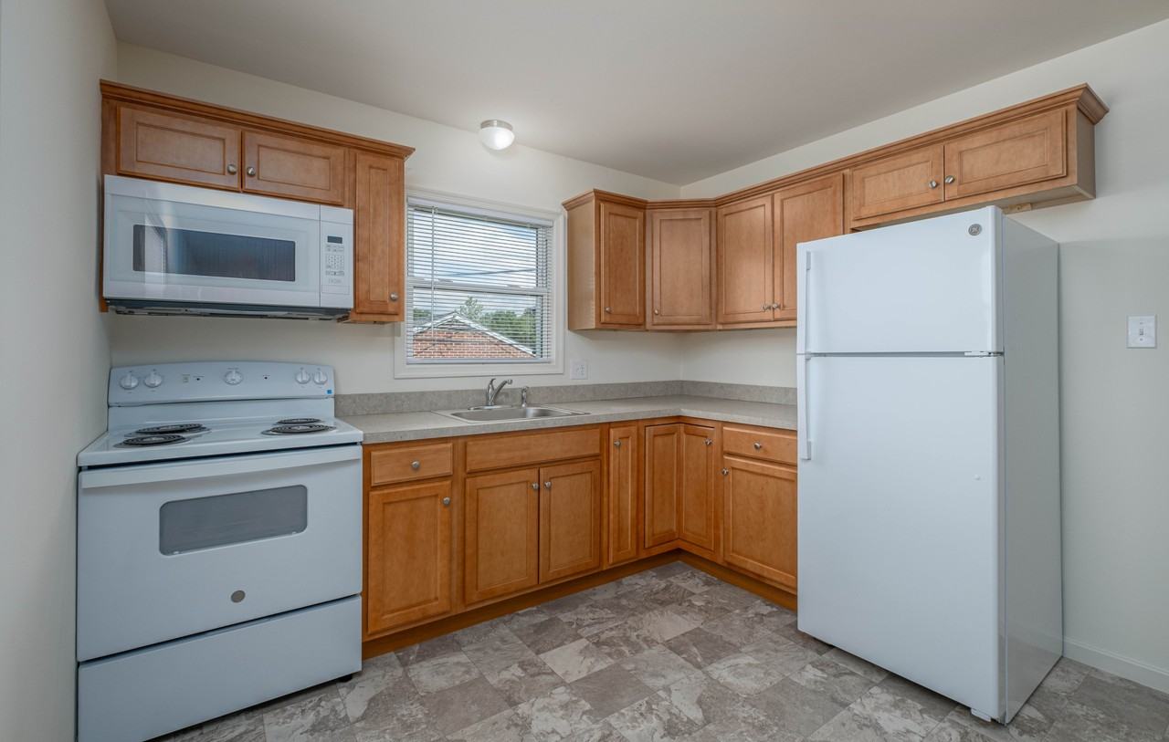 411 N Duke St Apt B - Photo 6 of 7