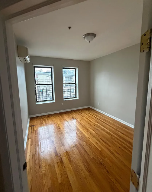 934 Hunterdon St #8 - Photo 2 of 5