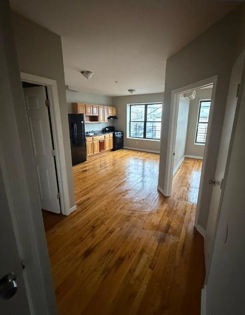 934 Hunterdon St #8 - Photo 4 of 5