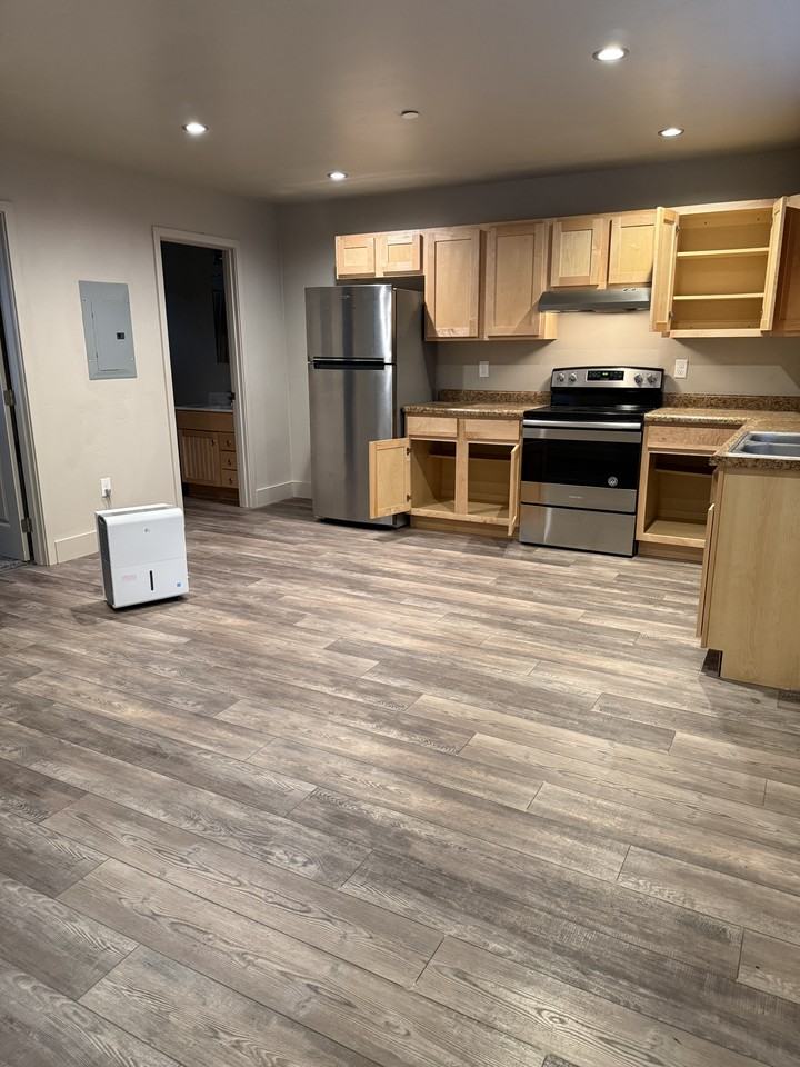 2149 Western Ave #B - Photo 3 of 6