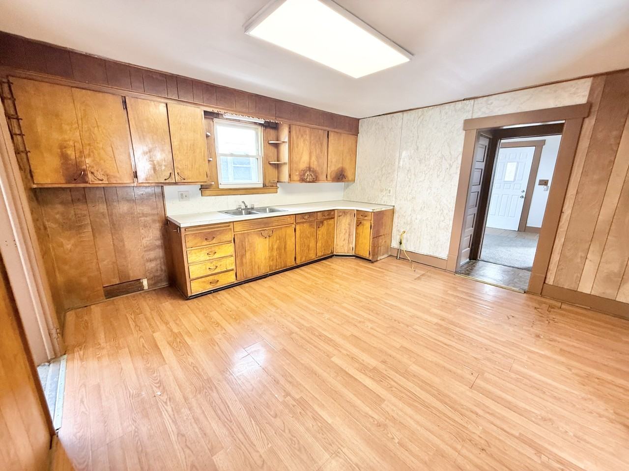 2228 7th St Sw #NA - Photo 6 of 10