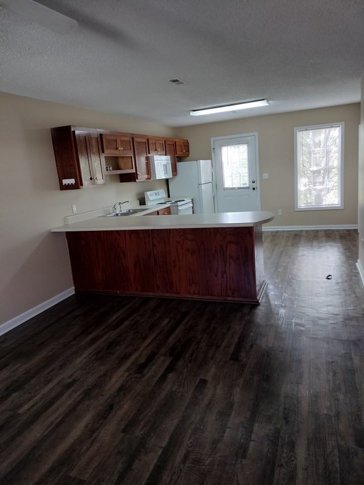 209 Springfield Cir #B - Photo 5 of 12