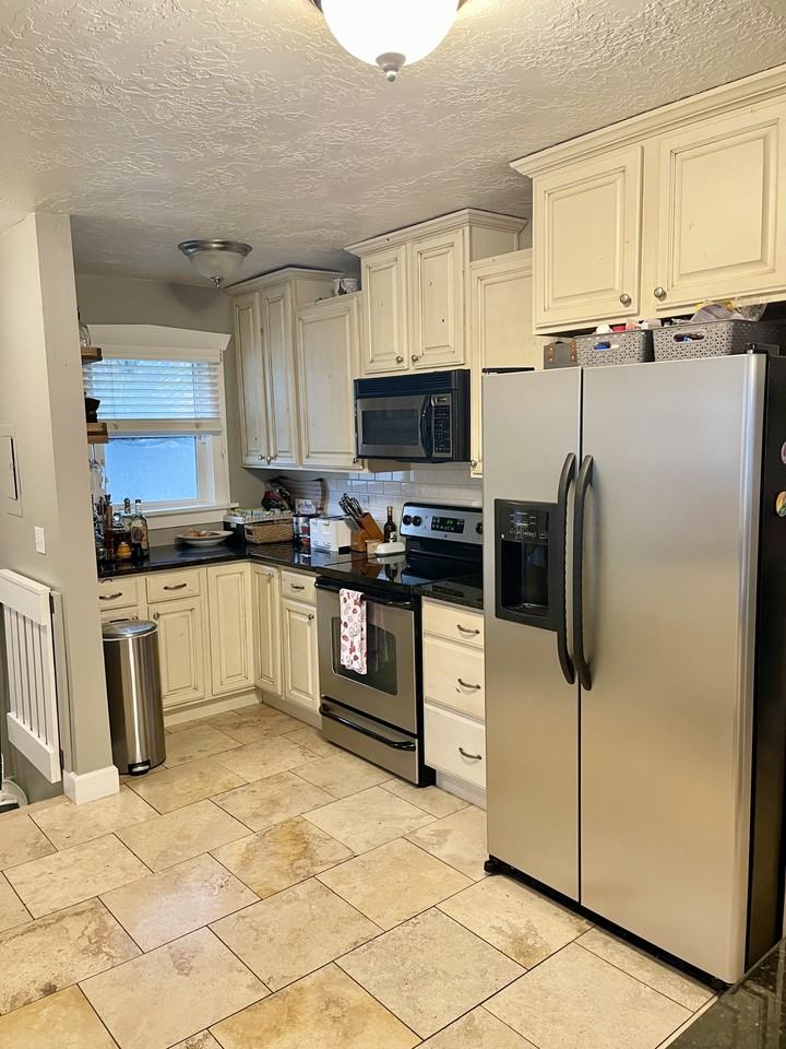 1638 E Harvard Ave #NA - Photo 3 of 13