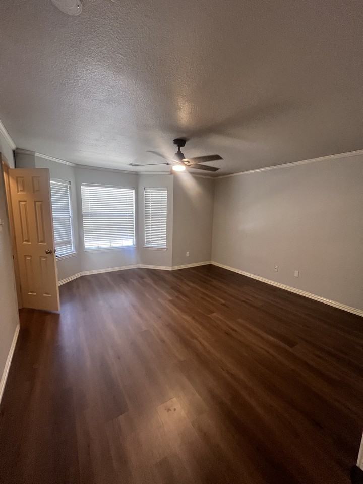 2409 Havard Oak Dr #NA - Photo 6 of 20