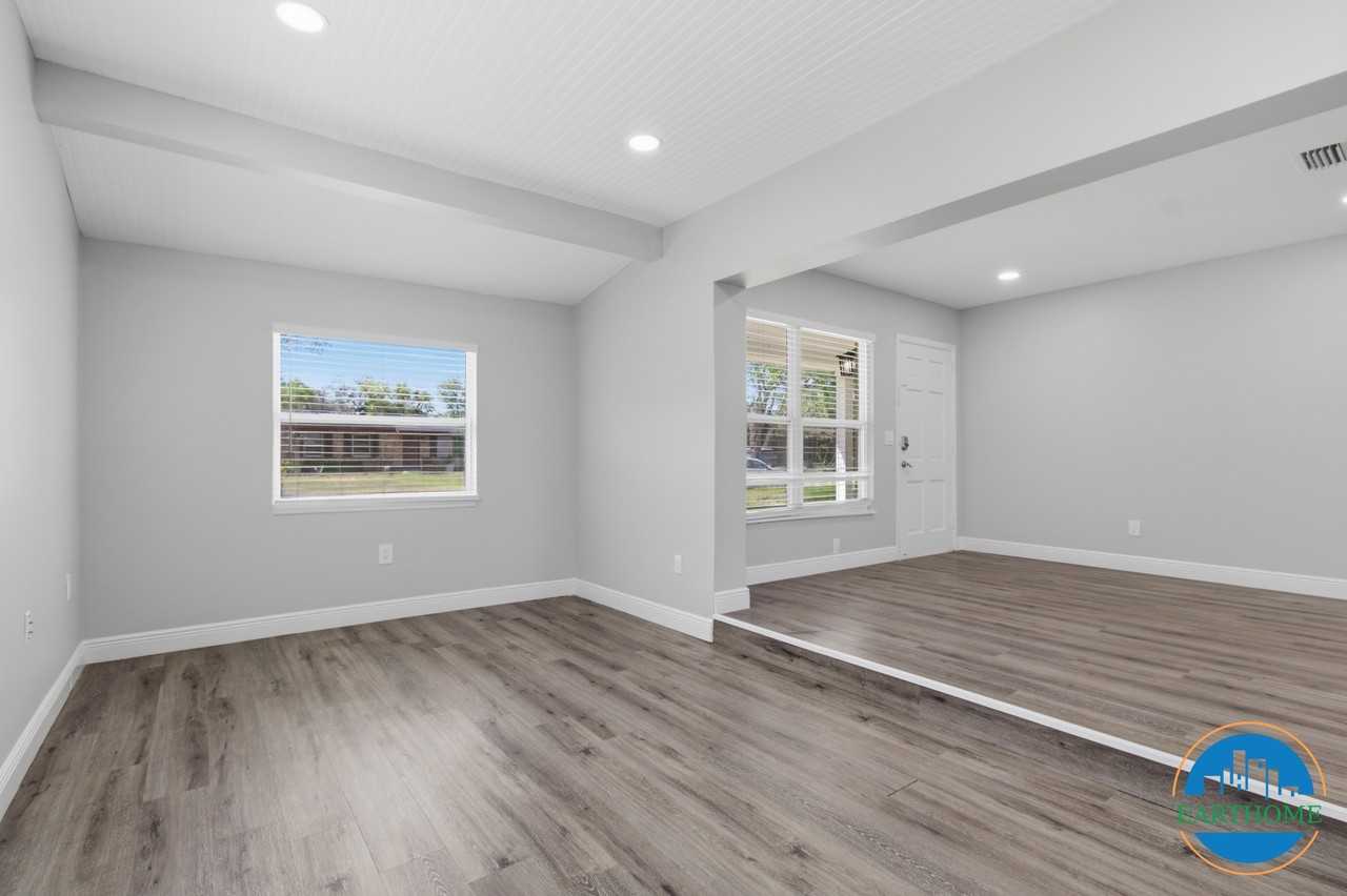 8609 Chinaberry Dr #NA - Photo 6 of 27