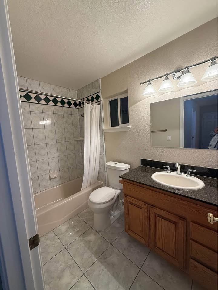 3334 Dias Dr #4 - Photo 3 of 6