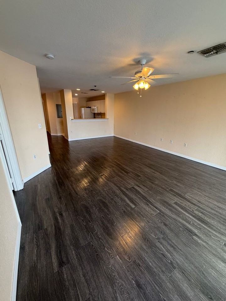 2623 Emerald Lake Ct - Photo 5 of 11