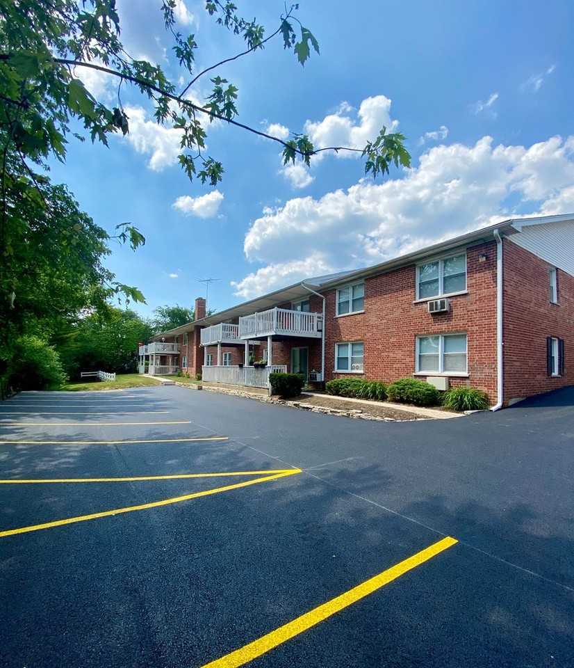 Maple Apts - Photo 4 of 15