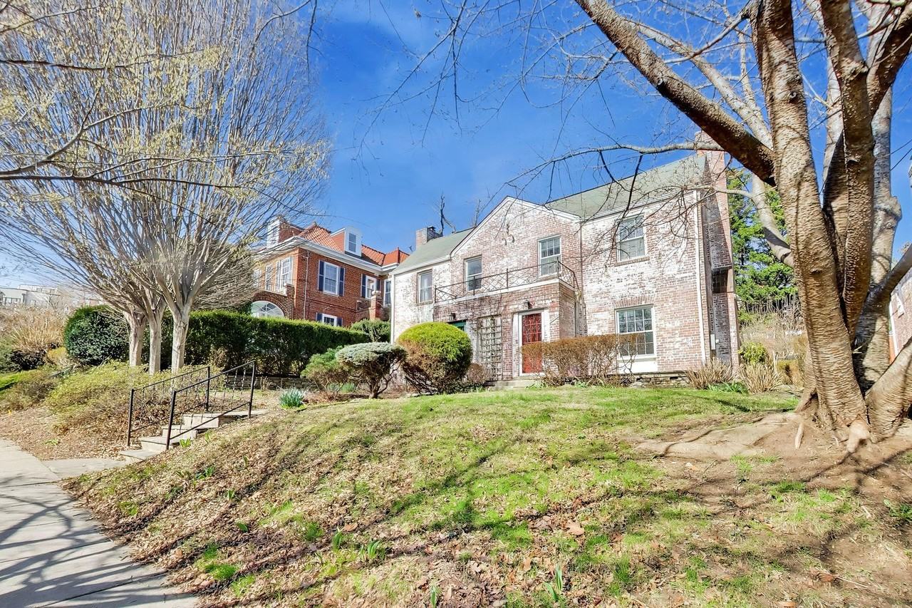 5138 Nebraska Ave Nw - Photo 4 of 40