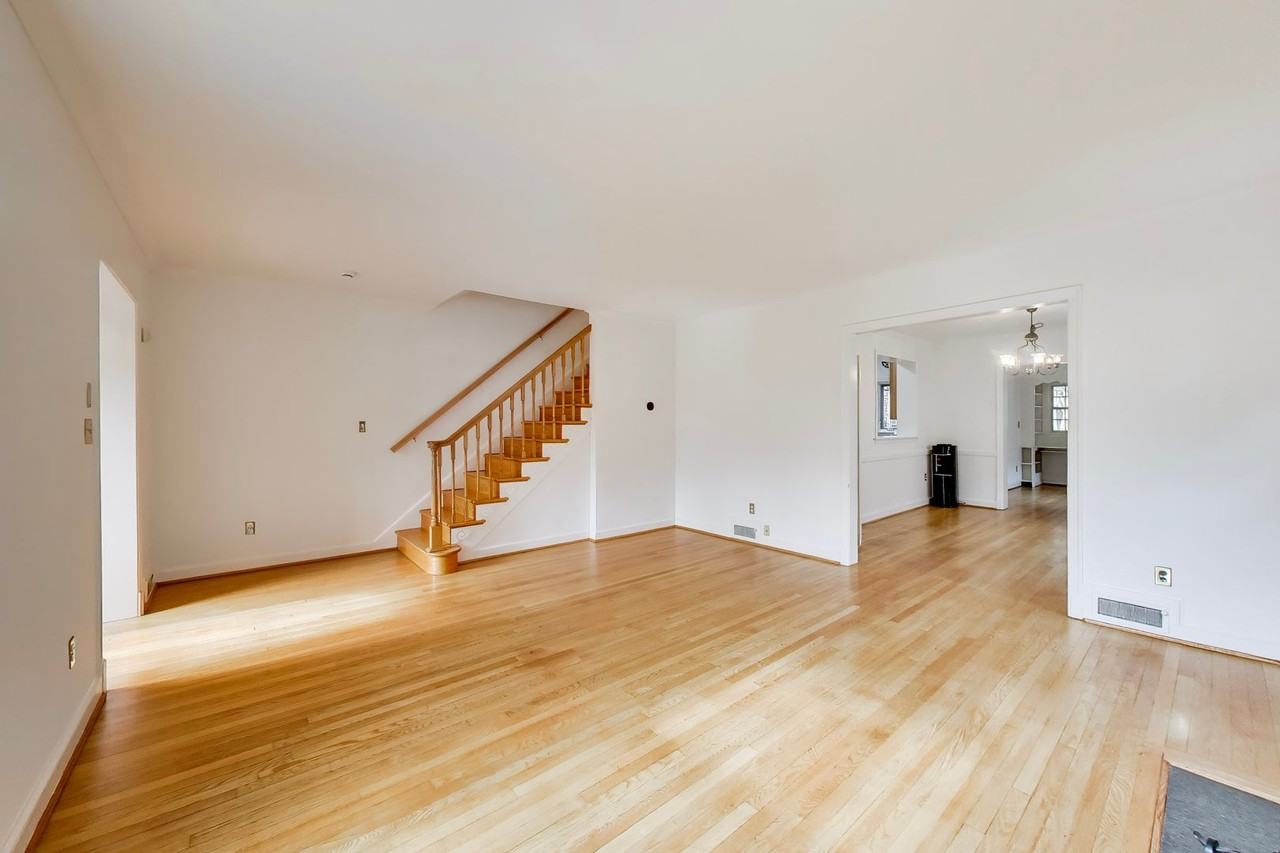 5138 Nebraska Ave Nw - Photo 6 of 40