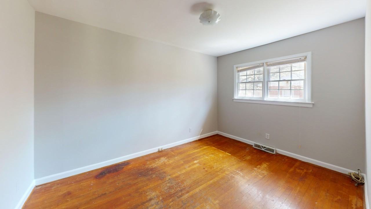 814 Wabash Ave - Photo 7 of 8