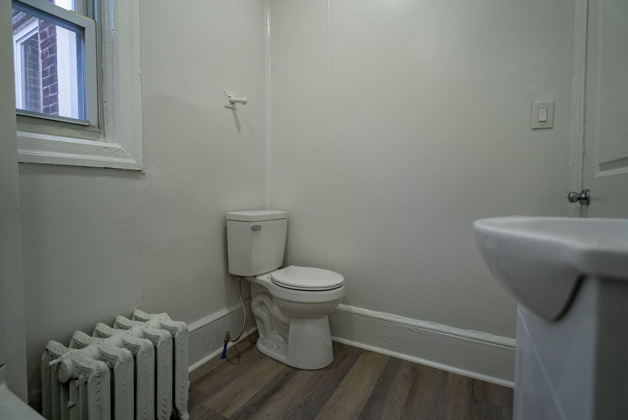 137 S 50th St - Photo 3 of 30
