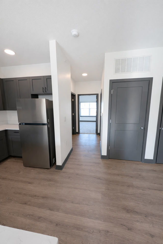 Peninsula Pointe Flats - Photo 7 of 50