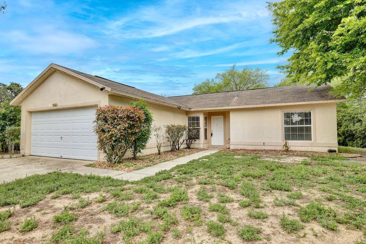 10819 Siena Dr - Photo 2 of 21