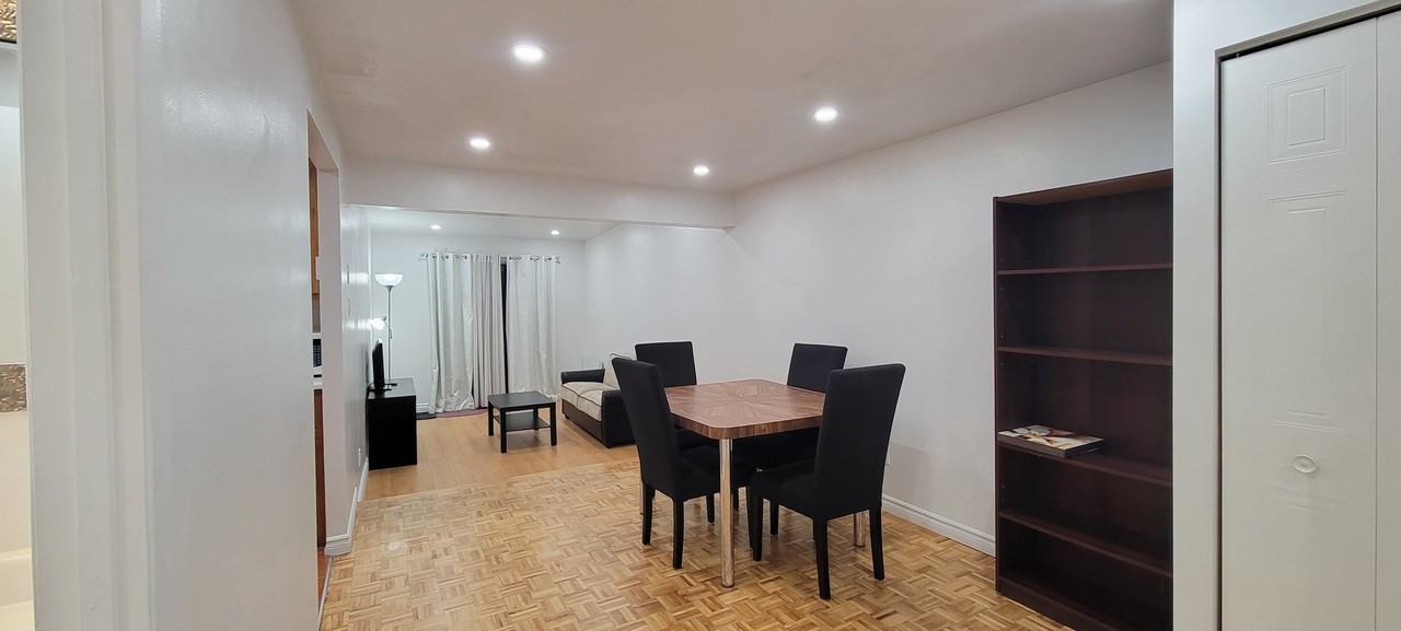 1589 Rue Saint-André - Photo 2 of 11