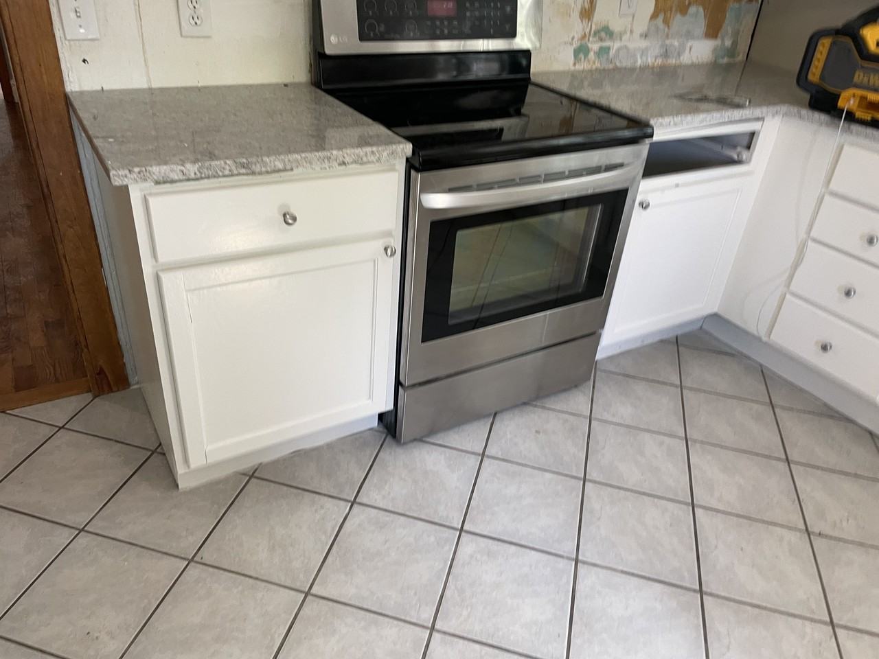 513 E 2nd St #1 - Photo 7 of 15