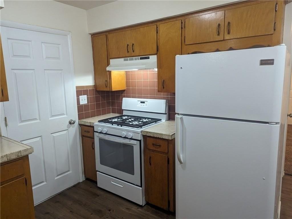 Westwood Ave - Photo 6 of 18