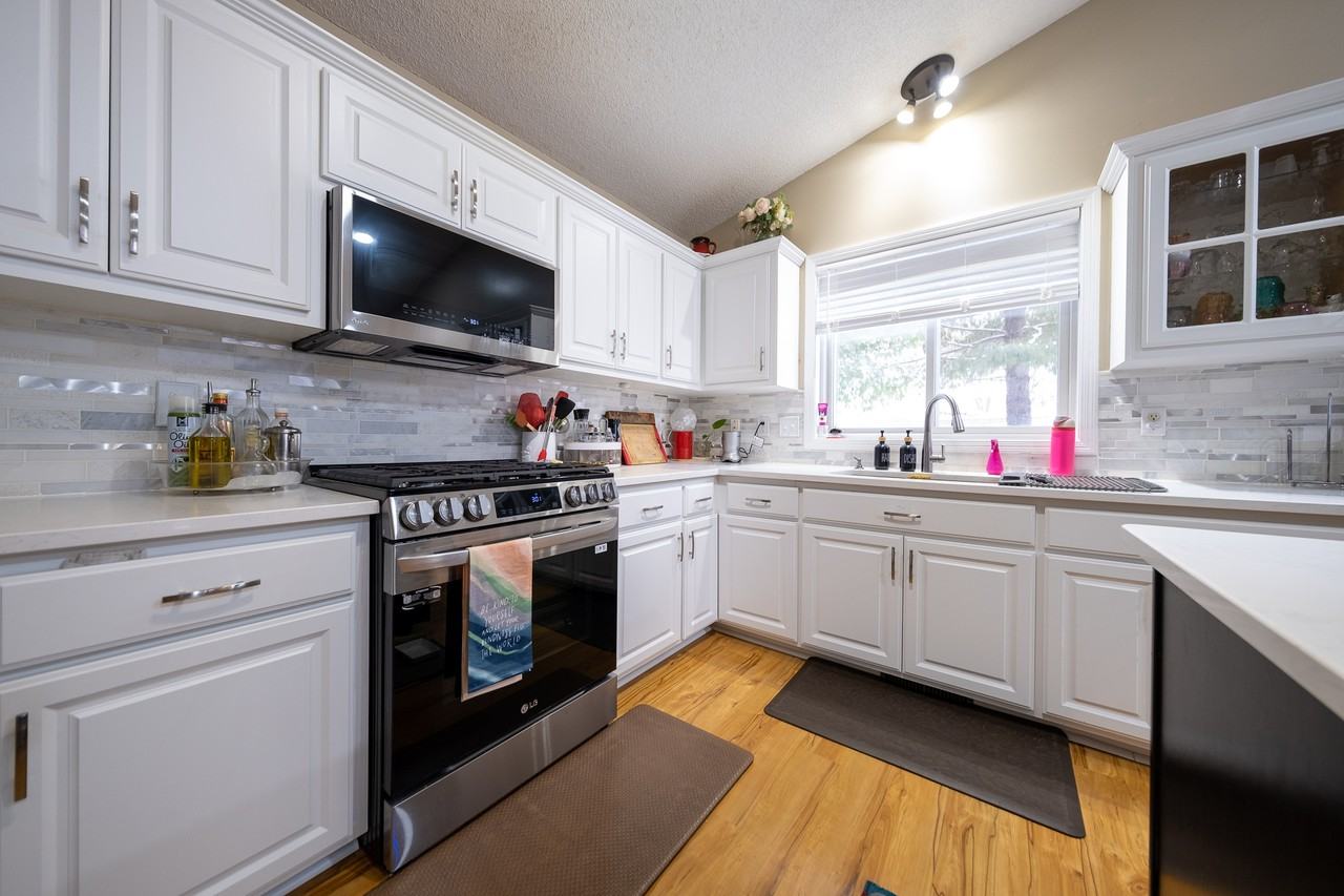 1574 Stephanie Cir #1 - Photo 3 of 30