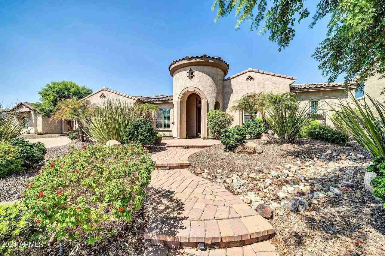 9378 W Via Montoya Dr - Photo 2 of 49