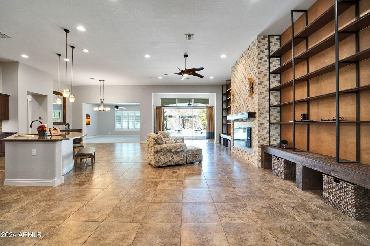 9378 W Via Montoya Dr - Photo 4 of 49