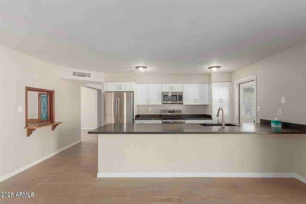 1874 E Geneva Dr - Photo 4 of 17