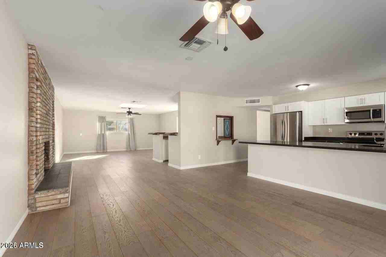 1874 E Geneva Dr - Photo 5 of 17